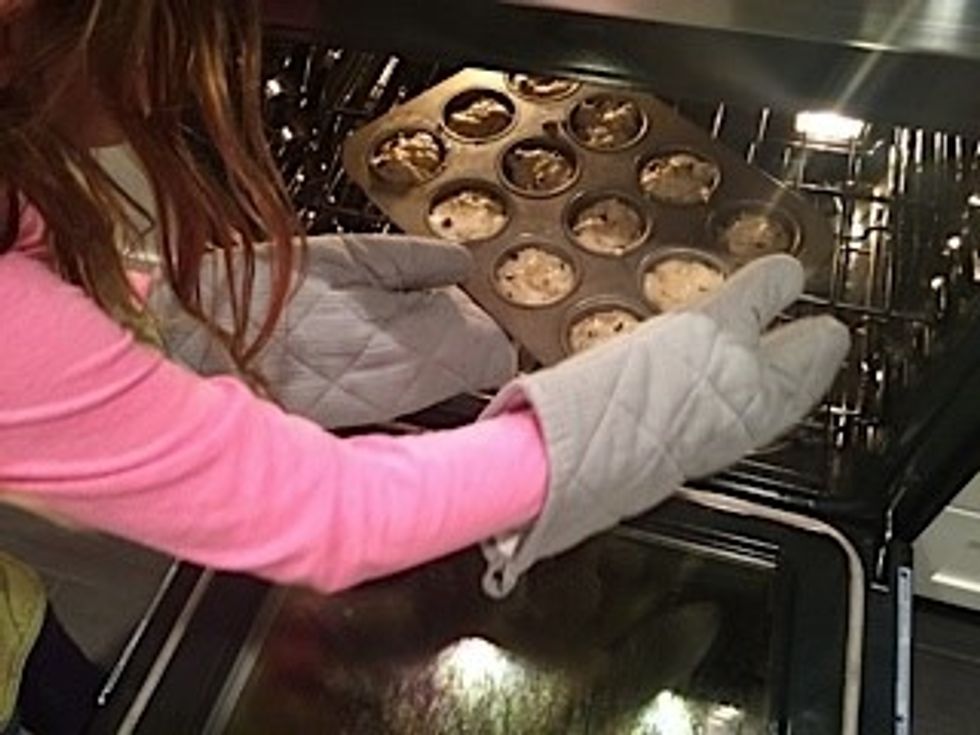 Bake at 400 F in oven for 20-25 minutes. Yields 12-14 muffins.