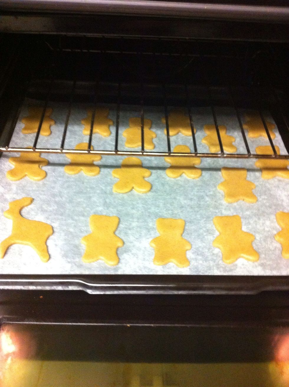 Bake in a preheated oven at 180\u00b0C (or 350\u00b0F) for about 8-10 min