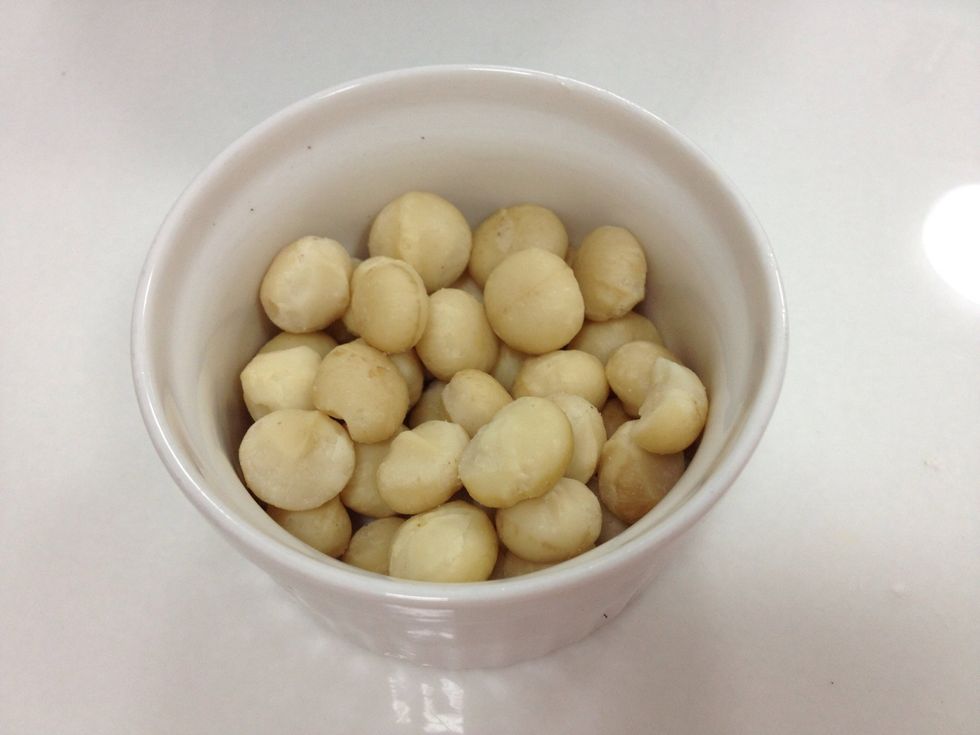 Bake macadamia nut for 8-10 minutes.