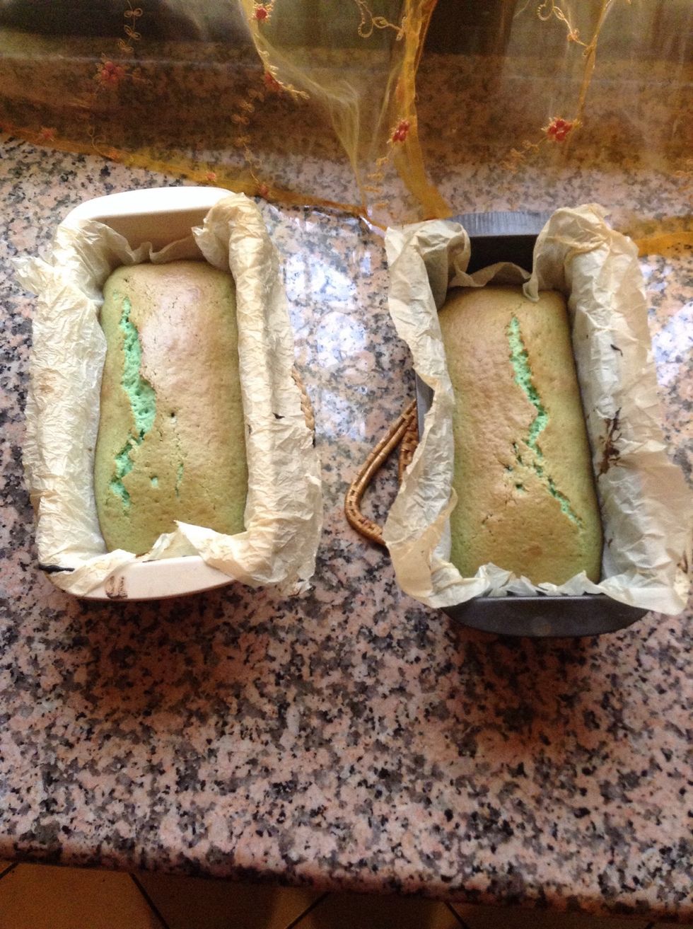 Bake your cakes for 20-25 minutes at 180\u00ba C.