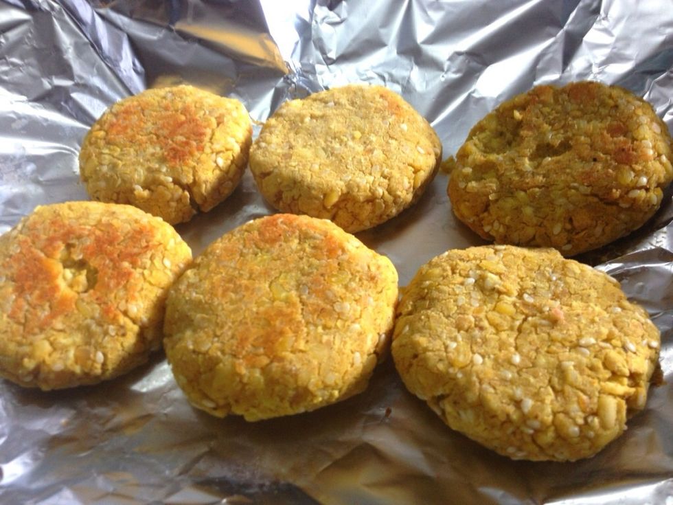 Baked for 12 mnts and flip it every 5 mnts. Well, our patties's ready! :)