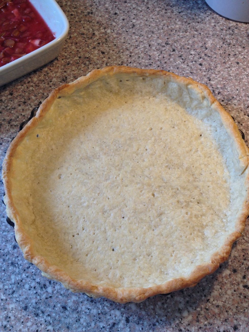 Baked pie crust awaiting its fulfilment.