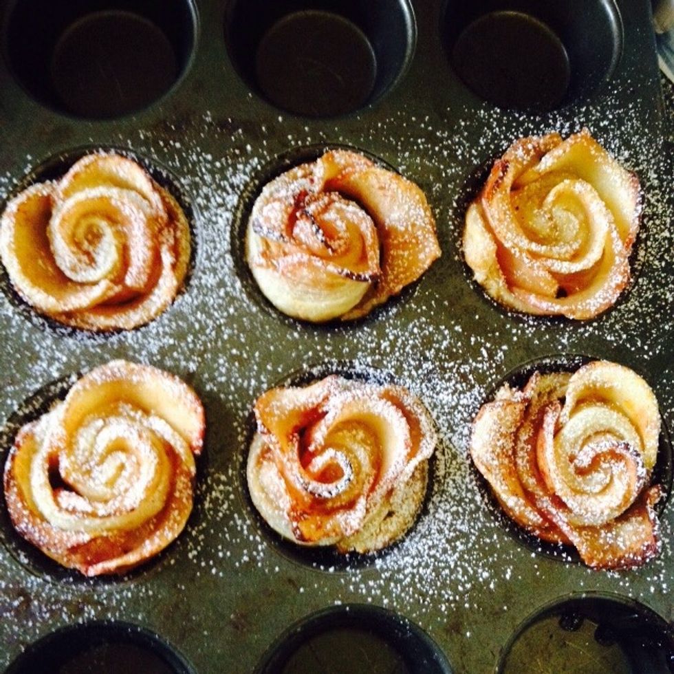 Bam! Beauties! Just sprinkle with a little powdered sugar! Hope you liked and found my lame directions useful! These pastries aren't very sweet so they are great with a coffee or drizzled caramel.