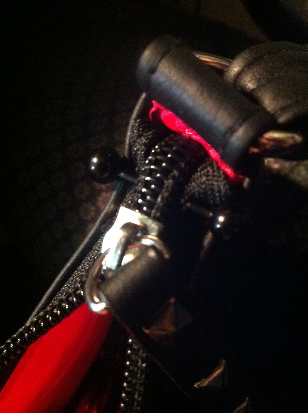 Barbell stops this zipper from completely unzipping all down into the purse where I cannot reach it