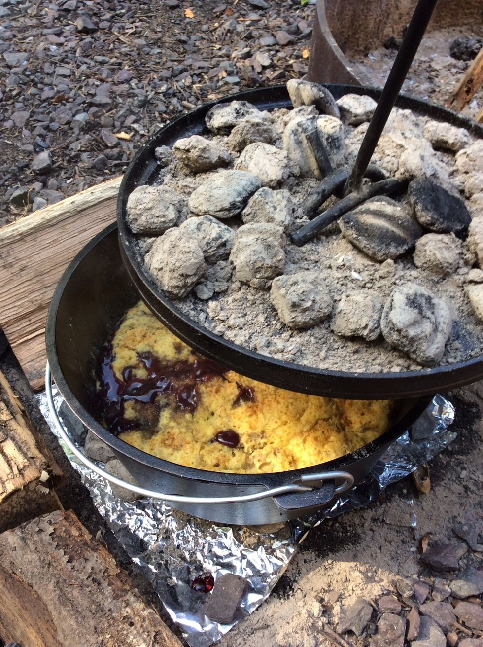 Be careful lifting the lit, it will be very hot!