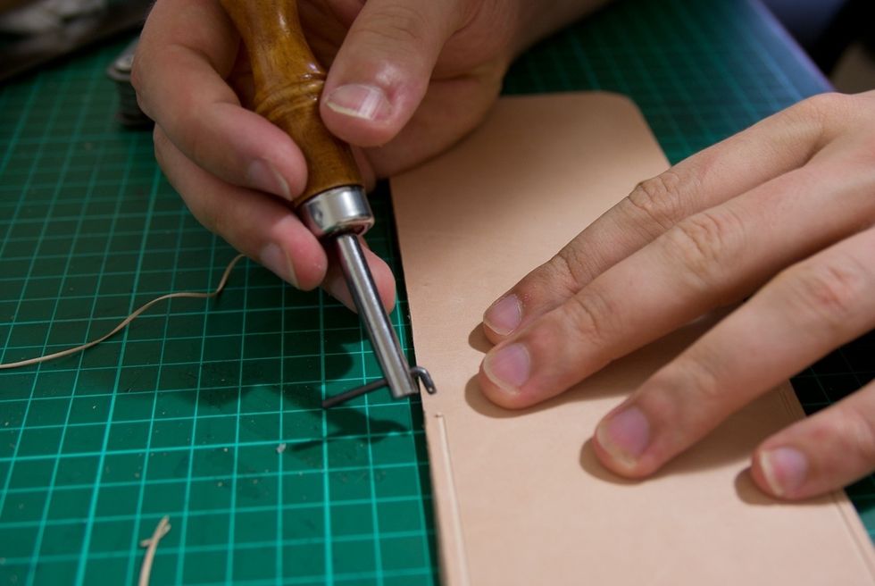 BE CAREFUL: stop at the point where the pocket ends on the other side.