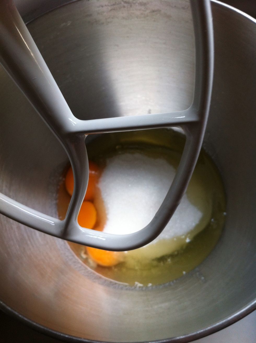 Beat eggs and sugar in high speed for 5 minutes.