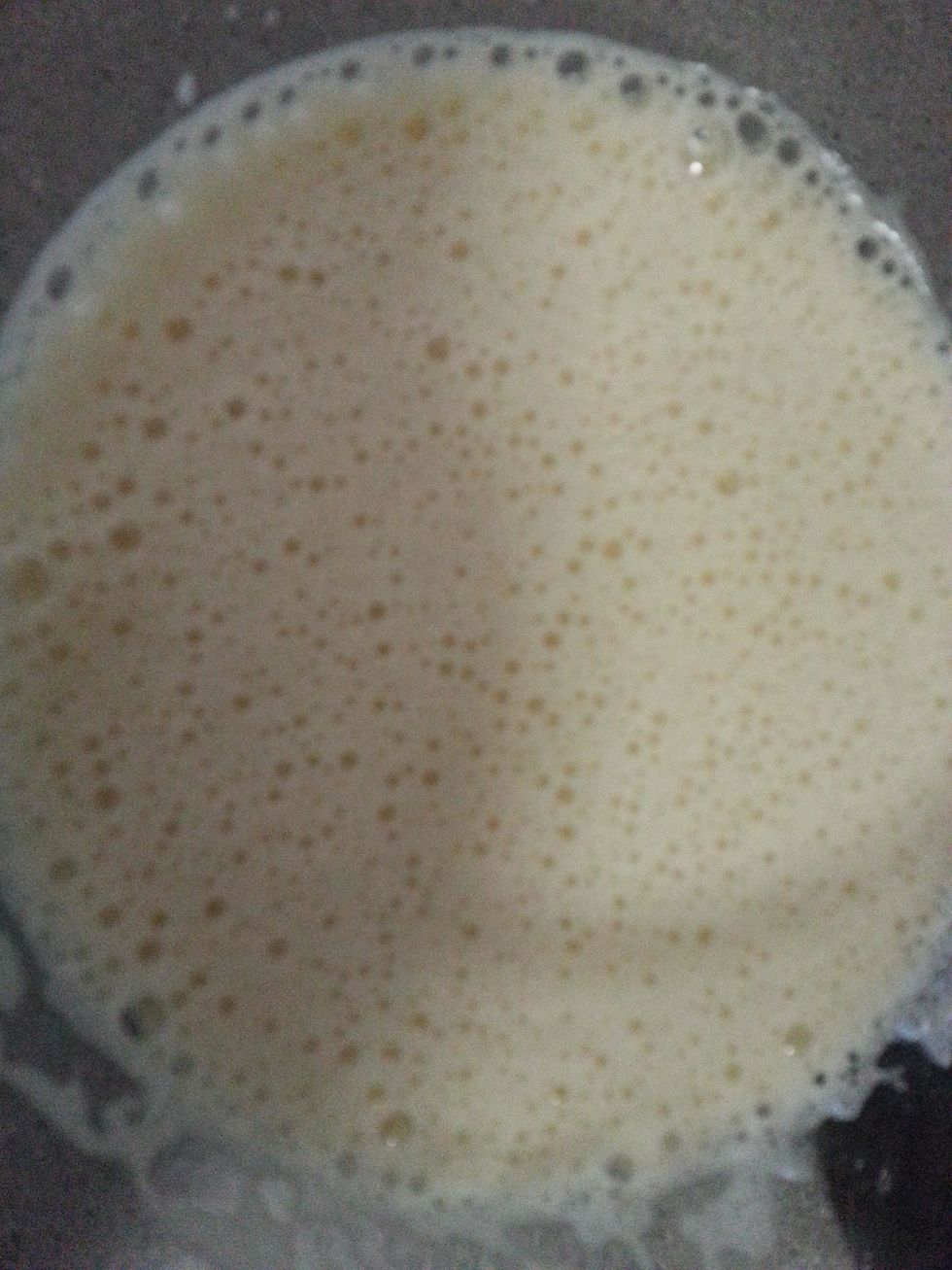 Beat eggs till thick and creamy. I used 3 egg whites & 1 whole egg. Alternatively you can use 3 whole eggs. Gradually add raw sugar