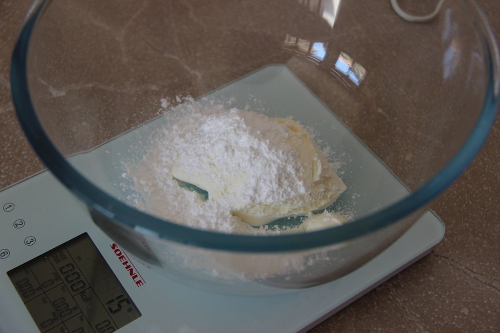 Beat mascarpone and icing sugar on medium speed until smooth