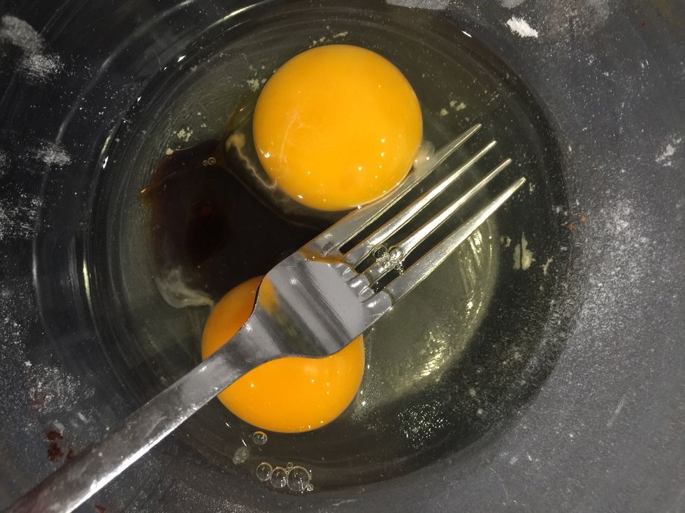 Beat the eggs with vanilla