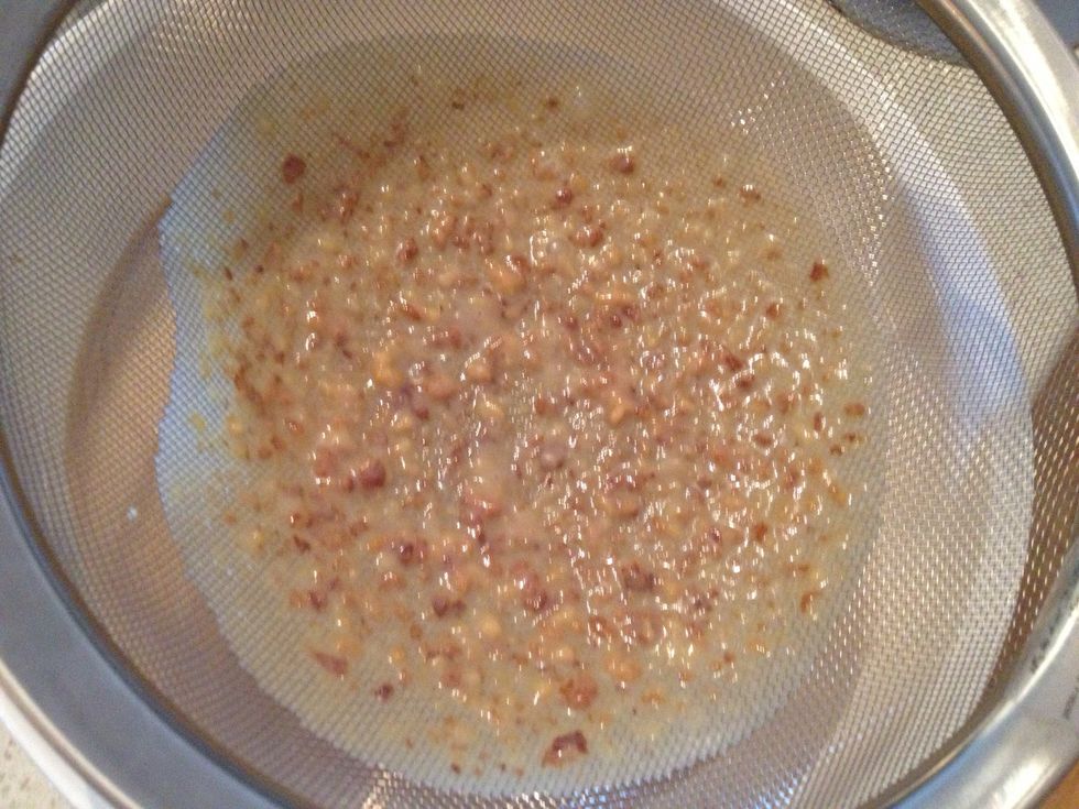 Because of my crap stove, even on the lowest temp it still slighty burnt. If this happens, don't worry, just pour the filling through a fine mesh sieve. It won't taste burnt unless you REALLY burn it.