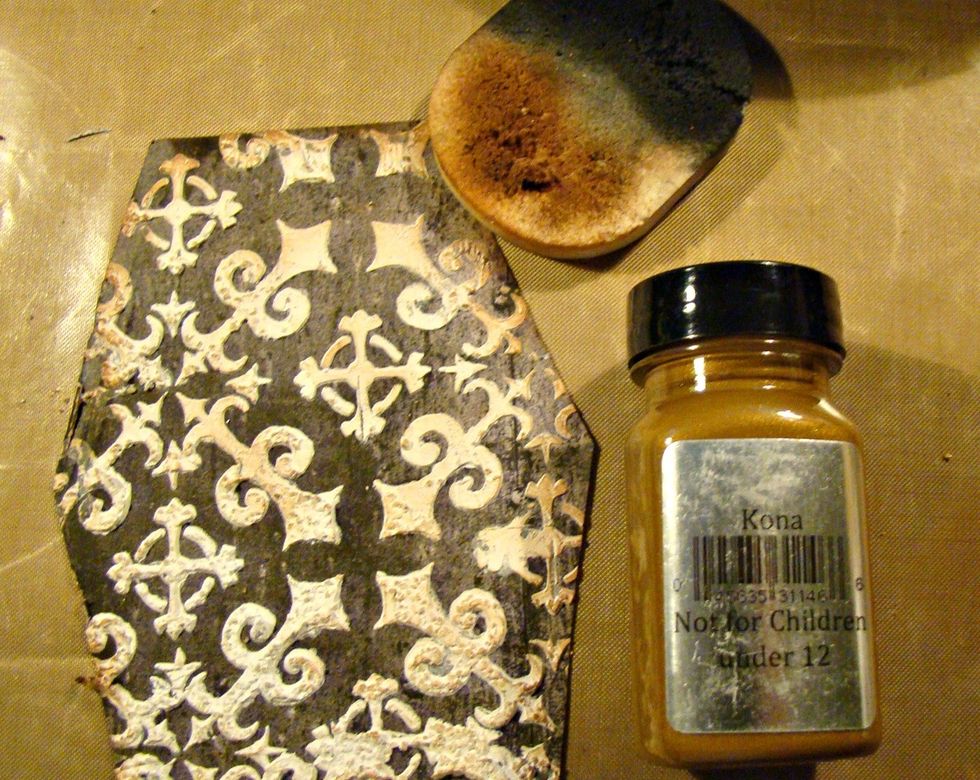 Before adding your insert to coffin lid distress the edges by sponging on Kona paint.