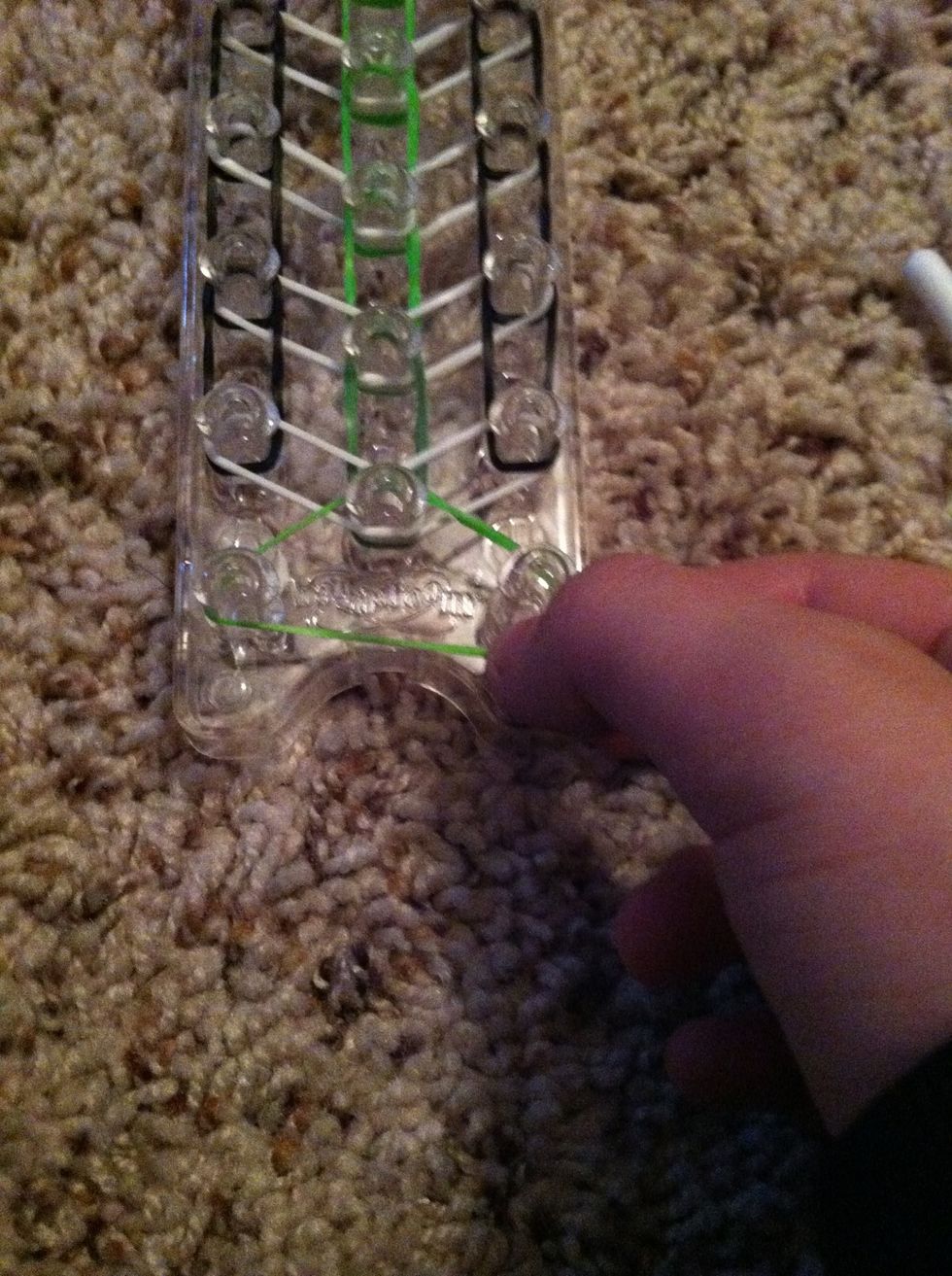 Before we start hooking, add a green triangle to the end.