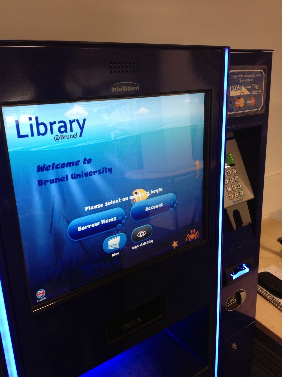 Before we started we changed the theme - there are options available in the start screen, and each machine has a different choice. We chose fish.