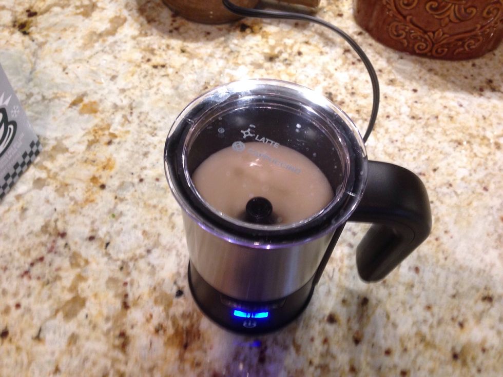 Begin frothing. I'm using the no heat setting for this one since this version will be served cold. Frothing takes about 1 minute.