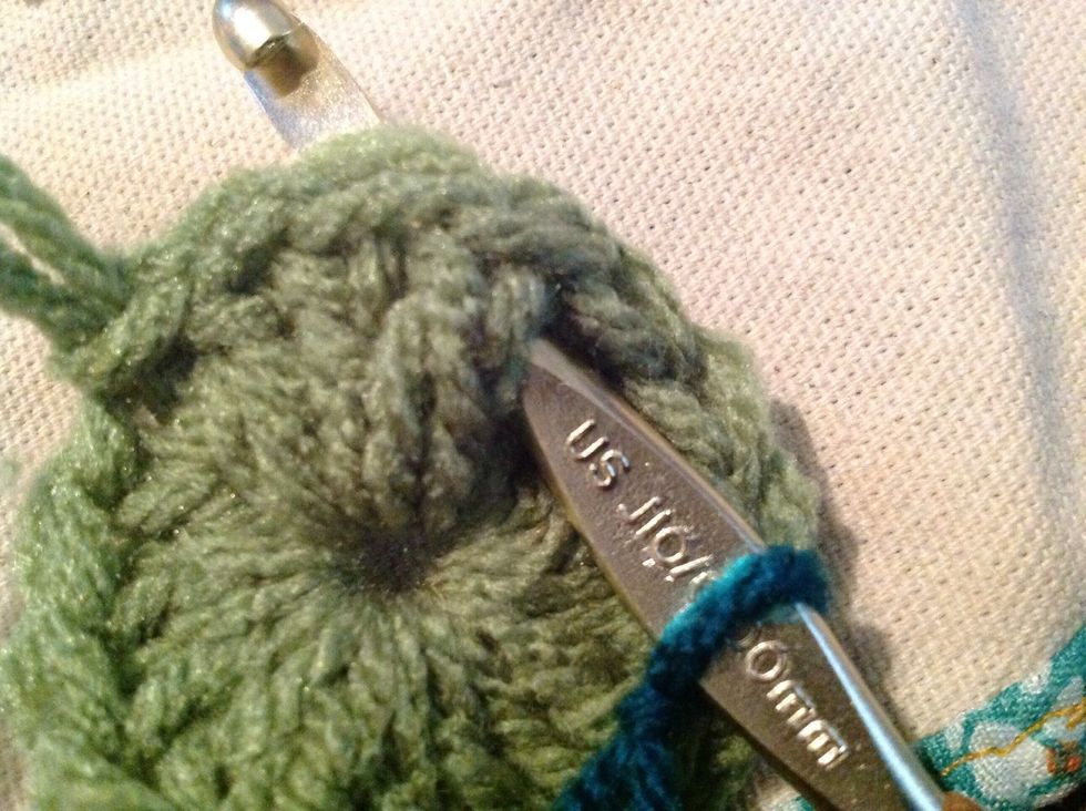 Begin next color between the dc.