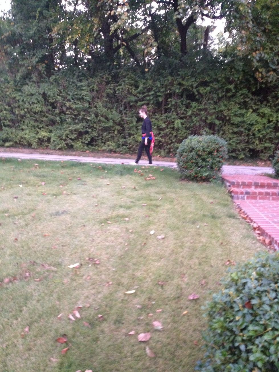 Begin walking on a sidewalk, treadmill, track, or stairway for a minimum of 100 steps. The device will click if you are using the correct gait and beep if you are walking with improper gait.