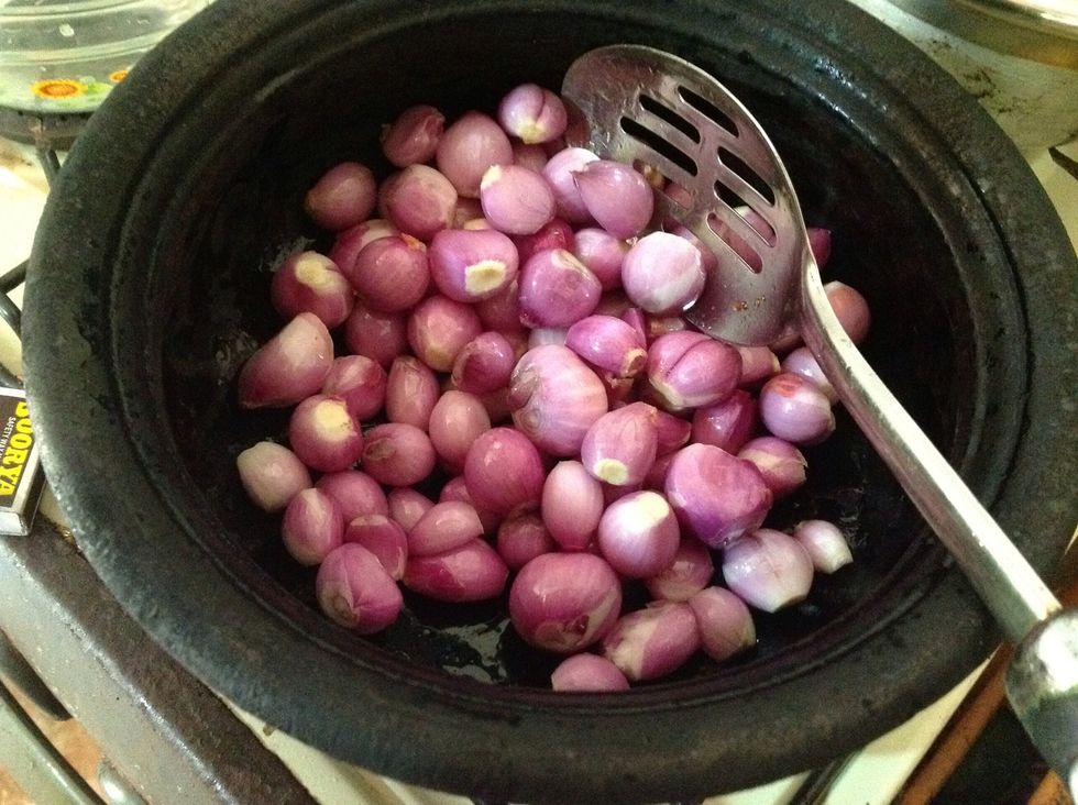 Best Get clay pot .. Add some oil ...next add onion .keep 3 or 4 minuets .