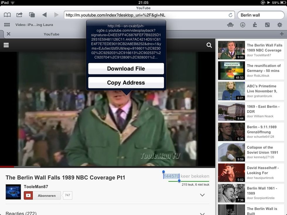 Bij het afspelen laat je je vinger wat langer rusten op het filmfragment tot dit menuvenster verschijnt. Tap op download file.