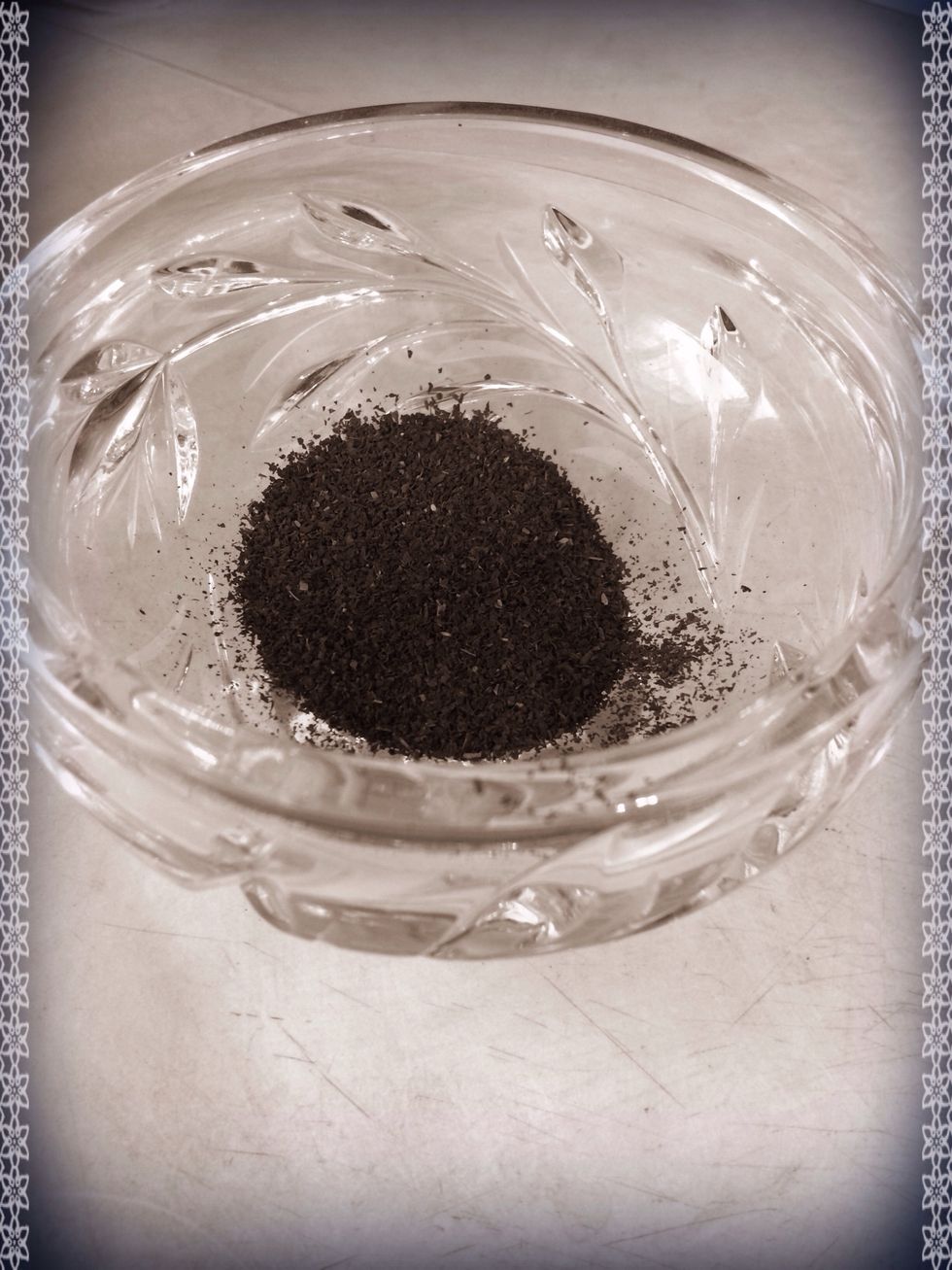 Black tea (Camellia sinensis plant), originated from China and has grown to be used widely and not limited to for beverage, medicinal use, and astringents. This guide focuses on the cleaning aspect.