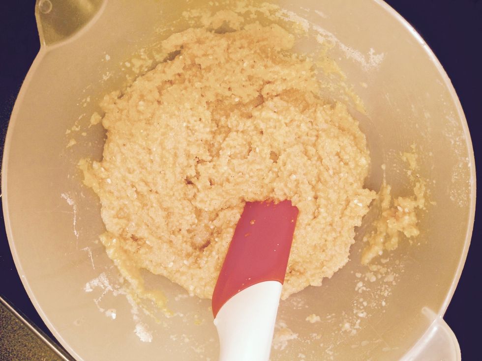 Blend all Ingredients for the muffins in a bowl