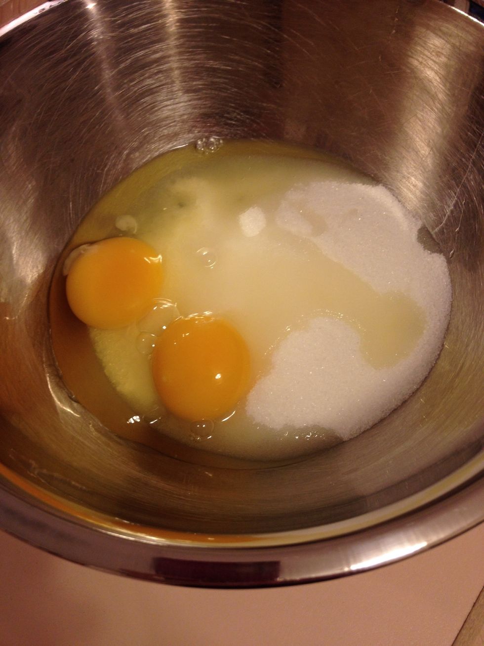Blend eggs and sugar in large bowl.