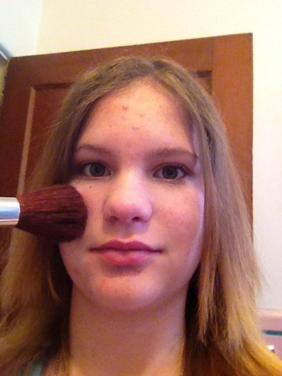 Blend that shizz in (ELFS professional Total Face Brush)