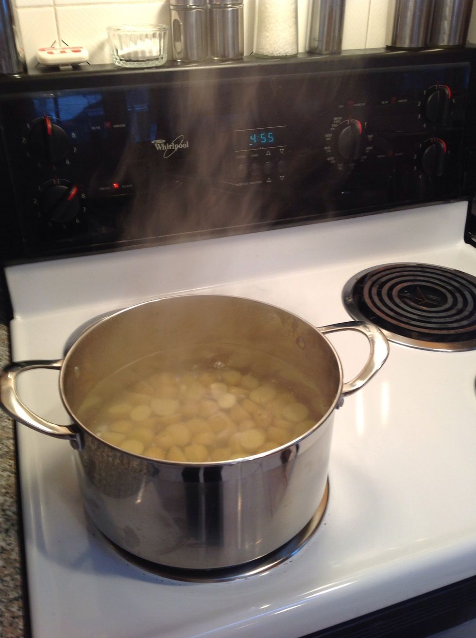 Boil for 5 minutes exactly! Drain through a strainer.