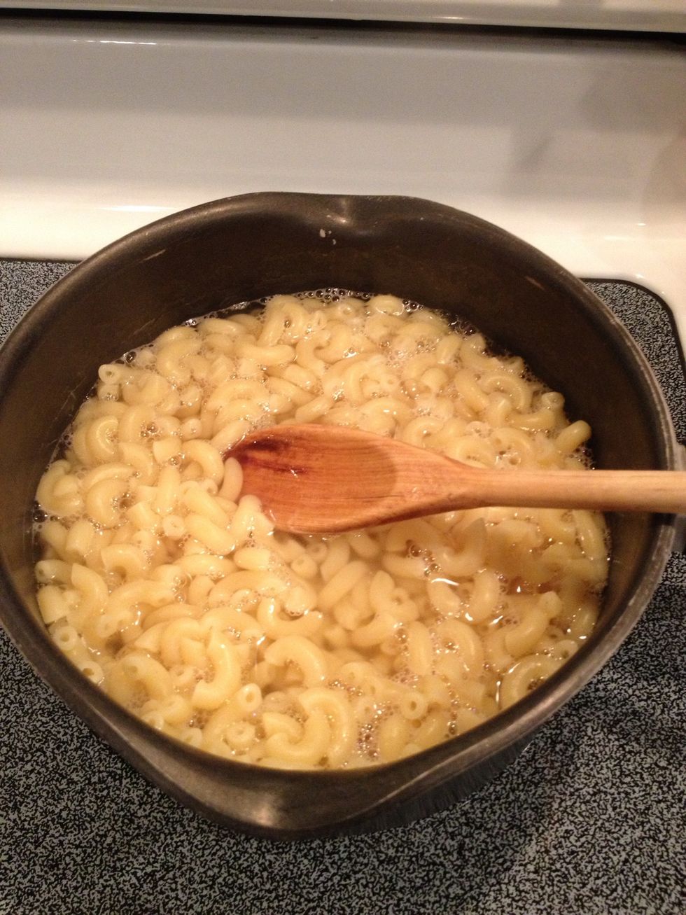 Boil macaroni 10 minutes. Drain and set aside.