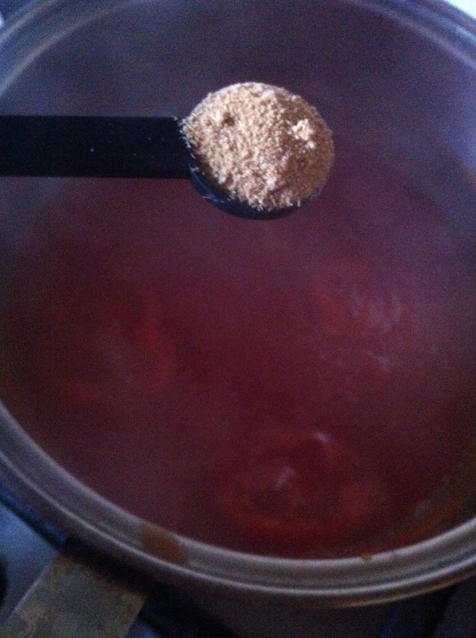 boil tomatoes, peel off, blend and then put on stove Now add ginger and garlic powder