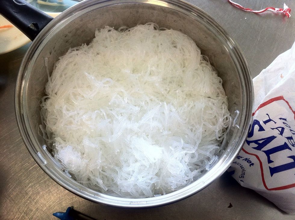 Boil vermicelli in hot water in 3 mins. Take out by sieve and pour cold water till the vermicelli cold and non sticky