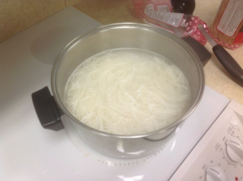Boil water. Place noodles into boiling water. Stir until noodles are separated, turn off boiler for a 4 minutes. Drain and wash noodles with cold water to stop the cooking.