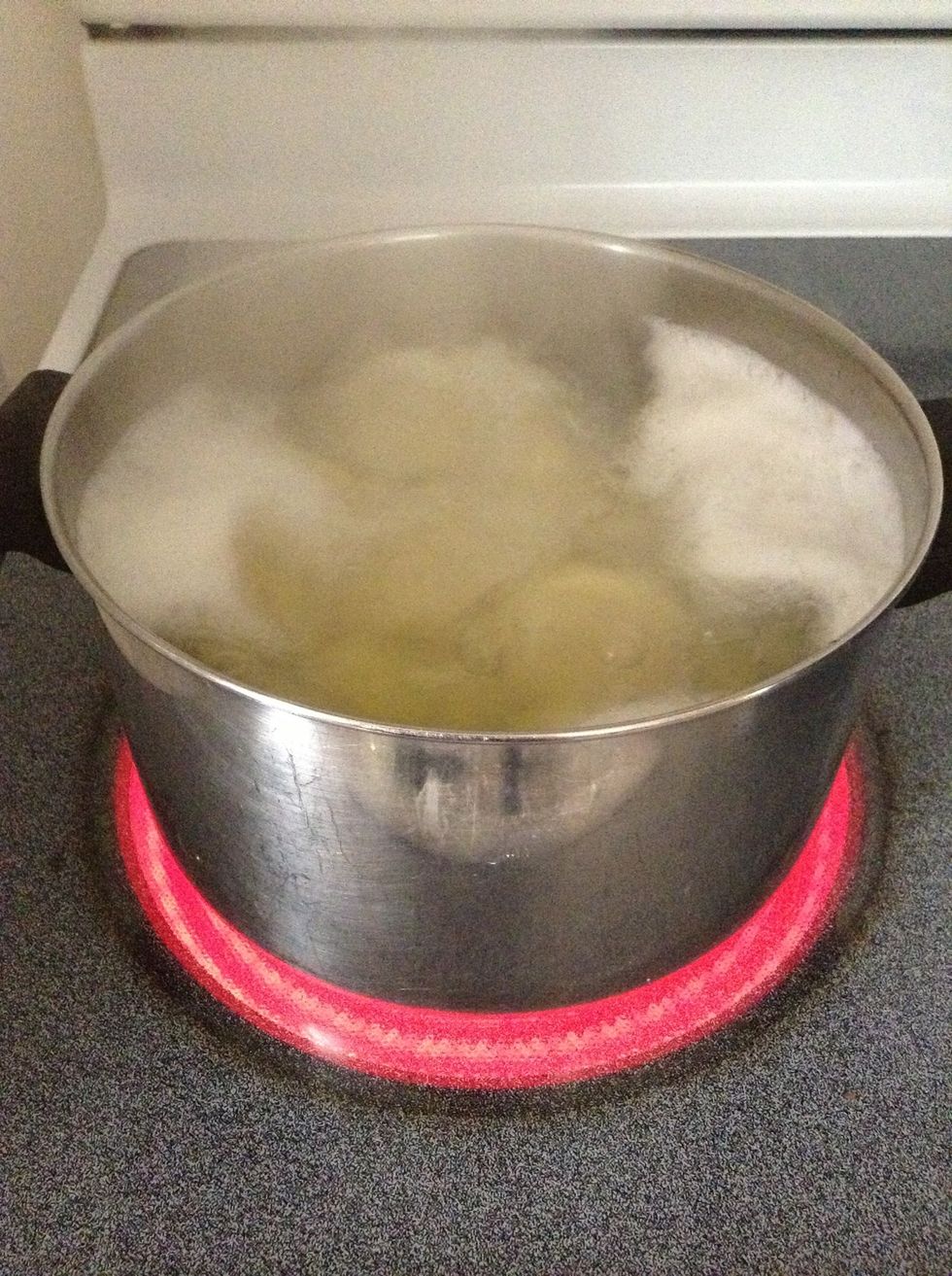 Boiling potatoes