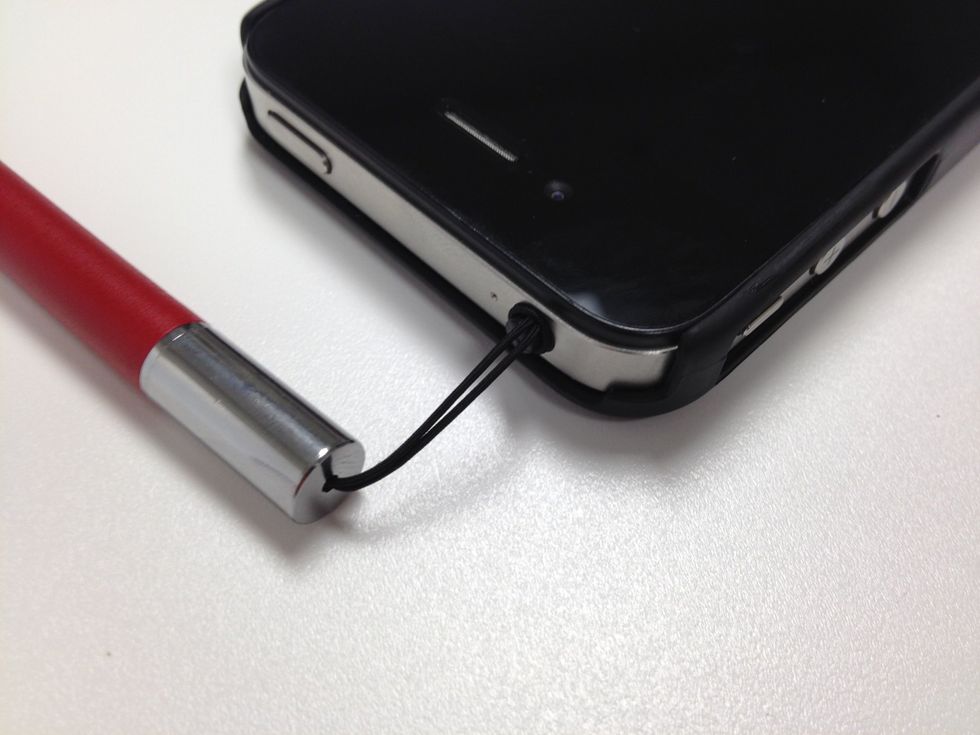 Boom! Plugs right into the headphone jack. That is one pen cap that will not disappear in the couch cushions.