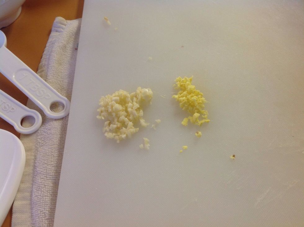 Both garlic and ginger should be the same size and very small.