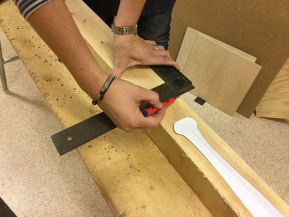 Br\u00e4nnbollstr\u00e4 \u2022 dra streck d\u00e4r du ska s\u00e5ga med vinkelhake.