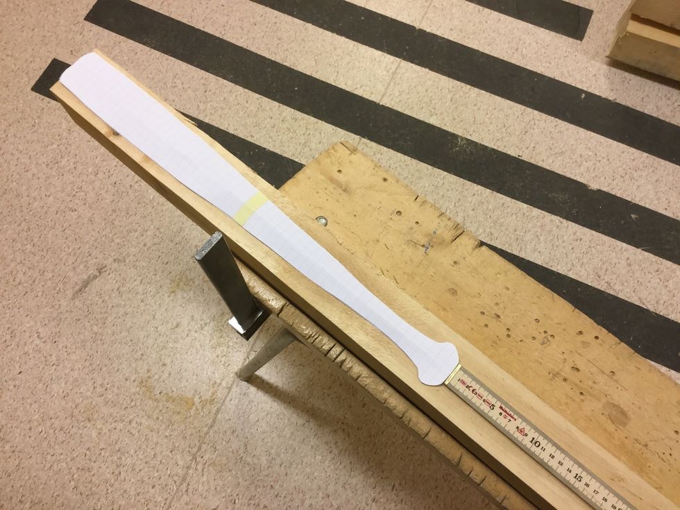 Br\u00e4nnbollstr\u00e4 \u2022 l\u00e4gg p\u00e5 mallen p\u00e5 en lagom stor br\u00e4da i Bj\u00f6rk, l\u00e4gg till 5cm.