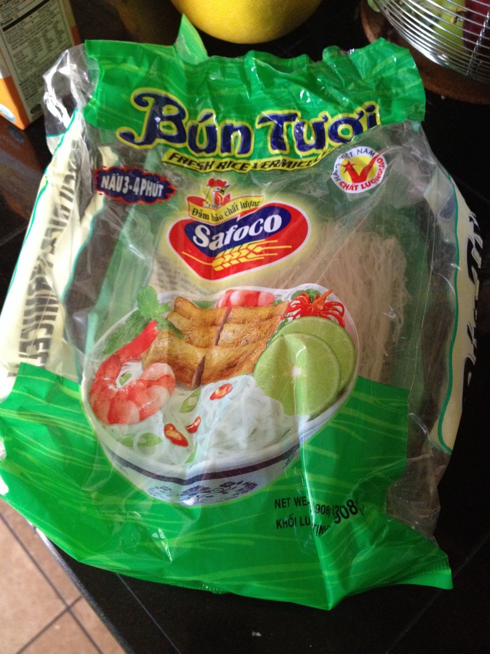 Bring a medium saucepan of water to boil. Boil rice vermicelli 3-5 minutes, or until all dente, and drain. I used Bun Tuoi brand but there is tons different brand in the market.