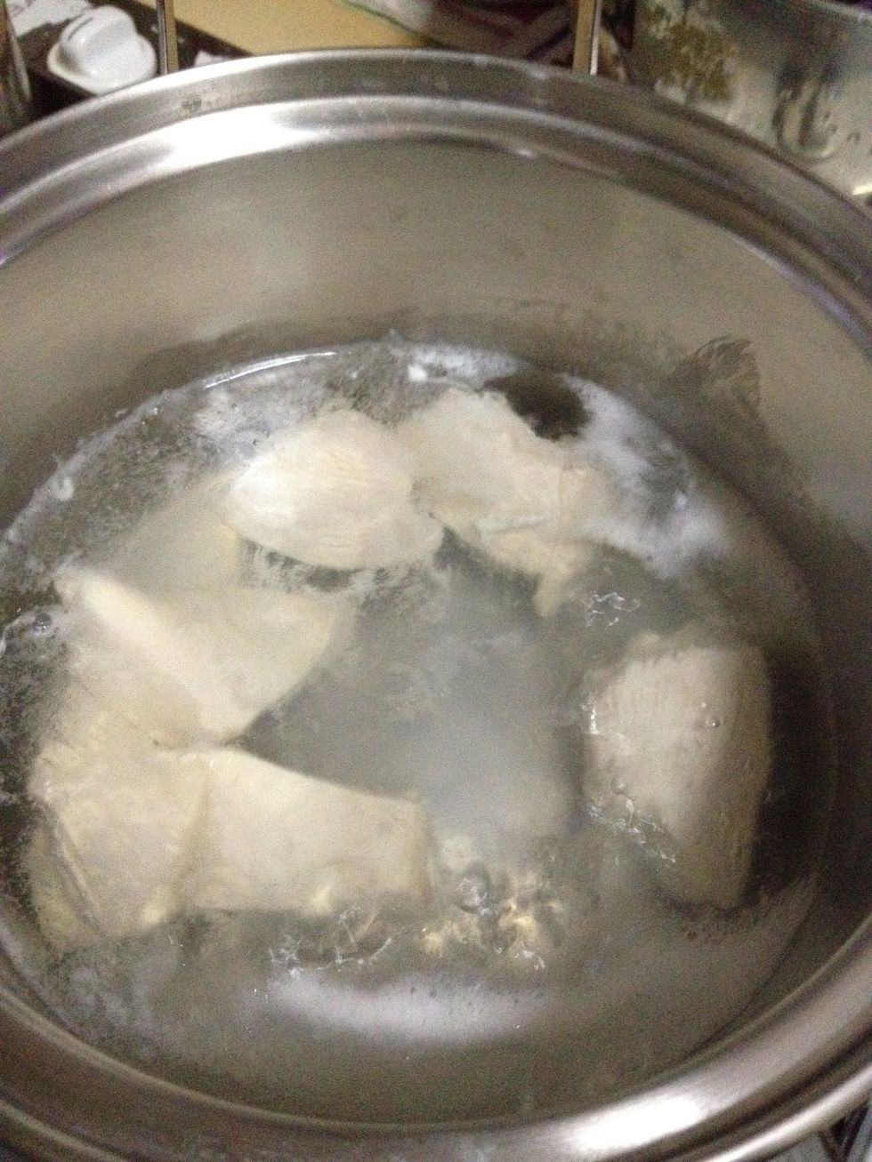 Bring chicken to boil and add a pinch of salt