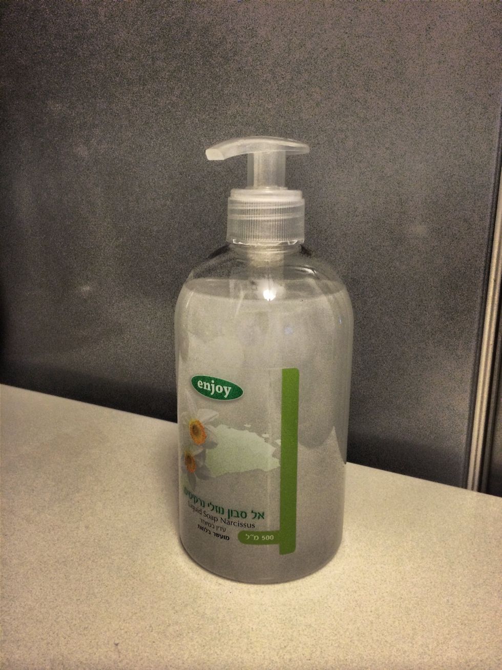 Bring liquid soap that you like.