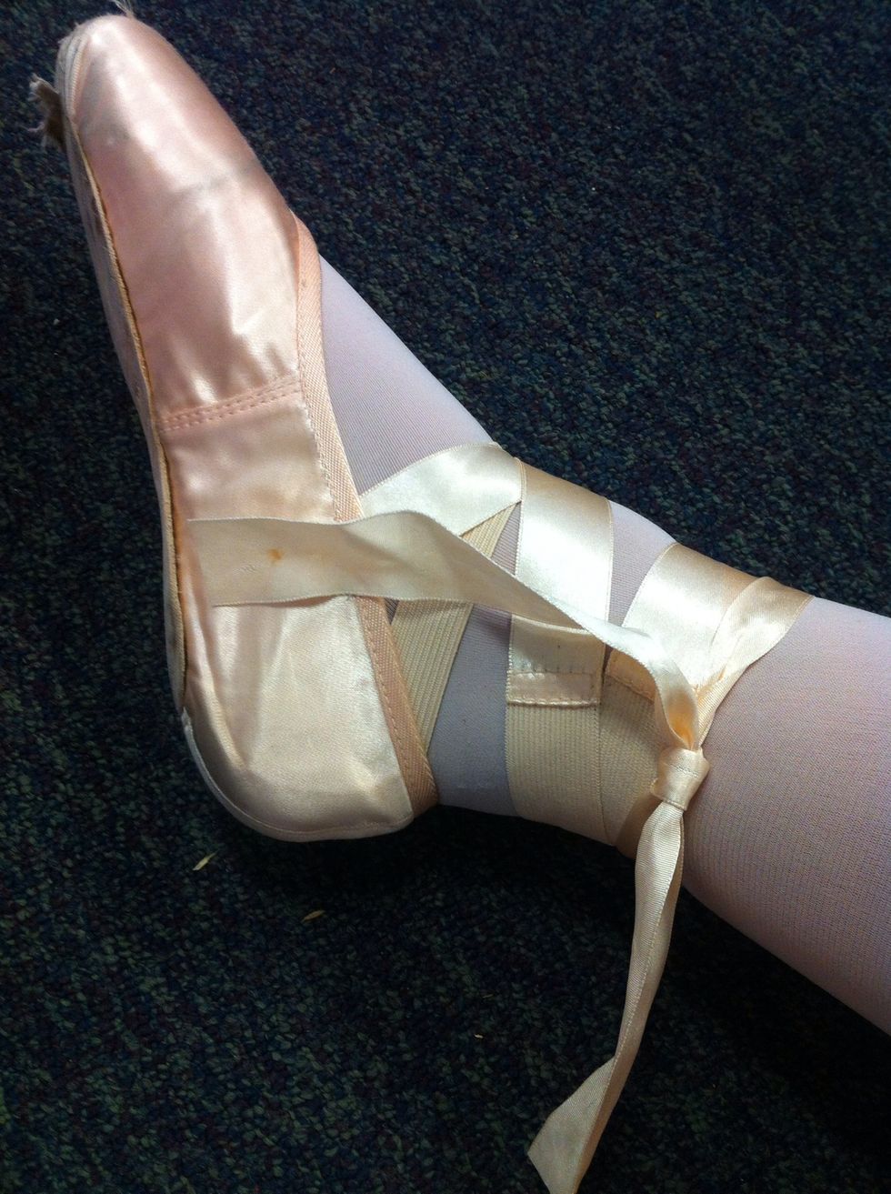 How to tie your pointe shoes B+C Guides