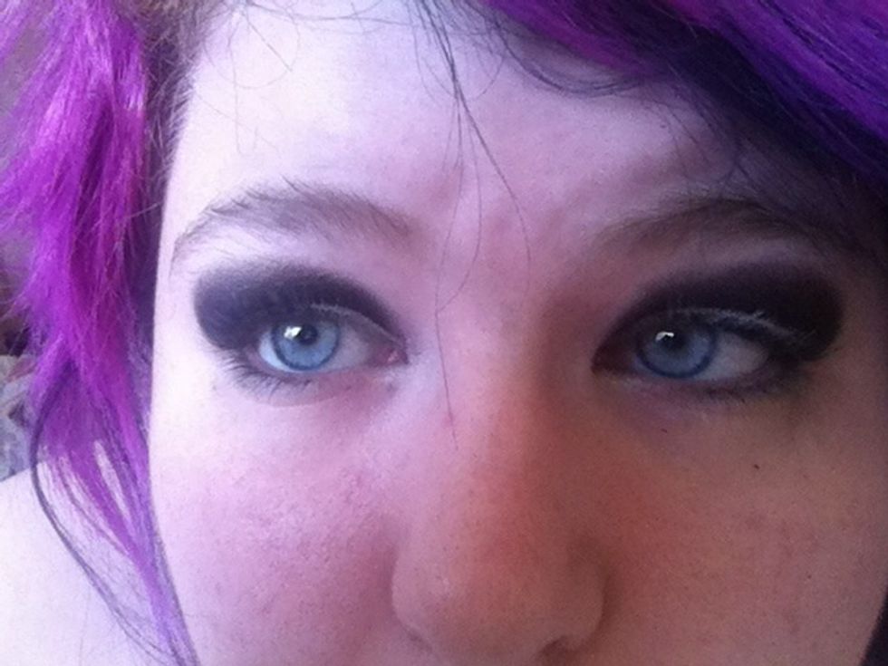 Bring your black shadow up. (it doesn't have to be as high as mine, whatever your comfortable with) Work up and out in sweeping motions to get a nice solid color.