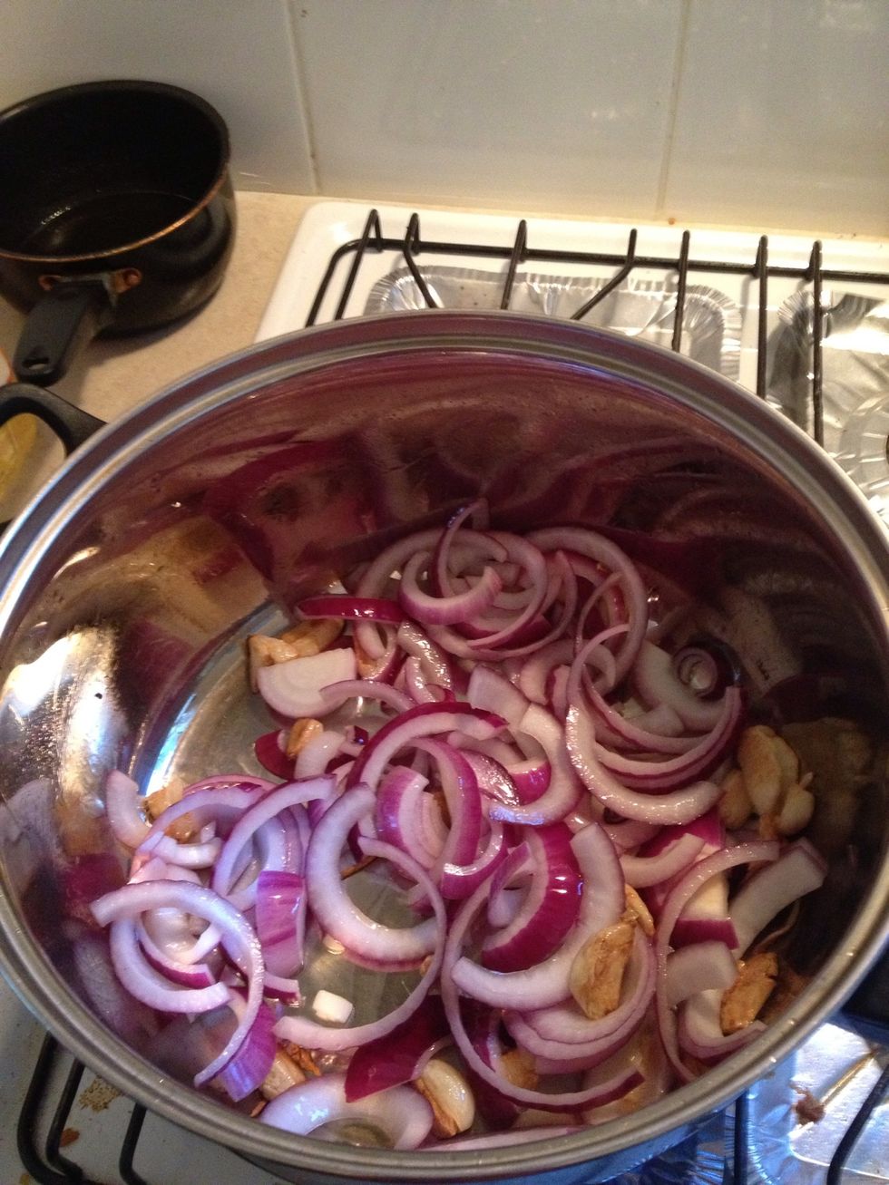 brown garlic saute onion until slightly translucent