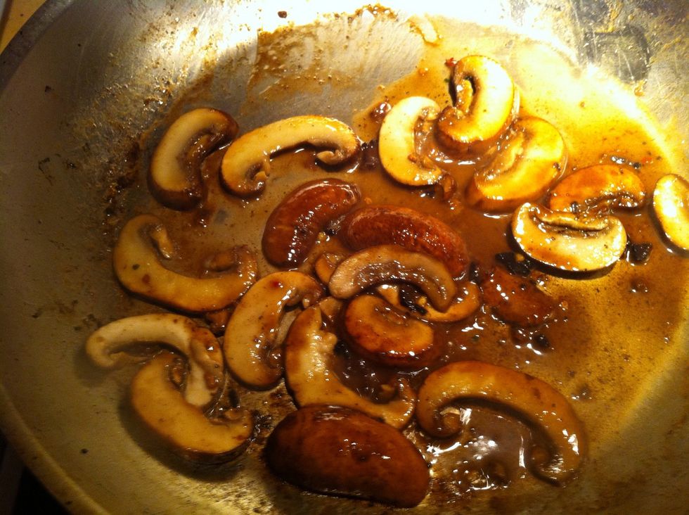Brown mushroom in bacon fat and olive oil. Deglaze with white wine