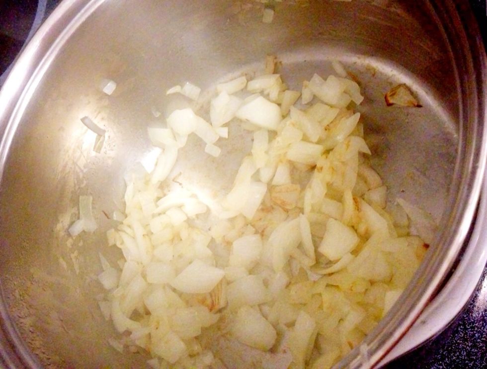 Brown onion in coconut oil.