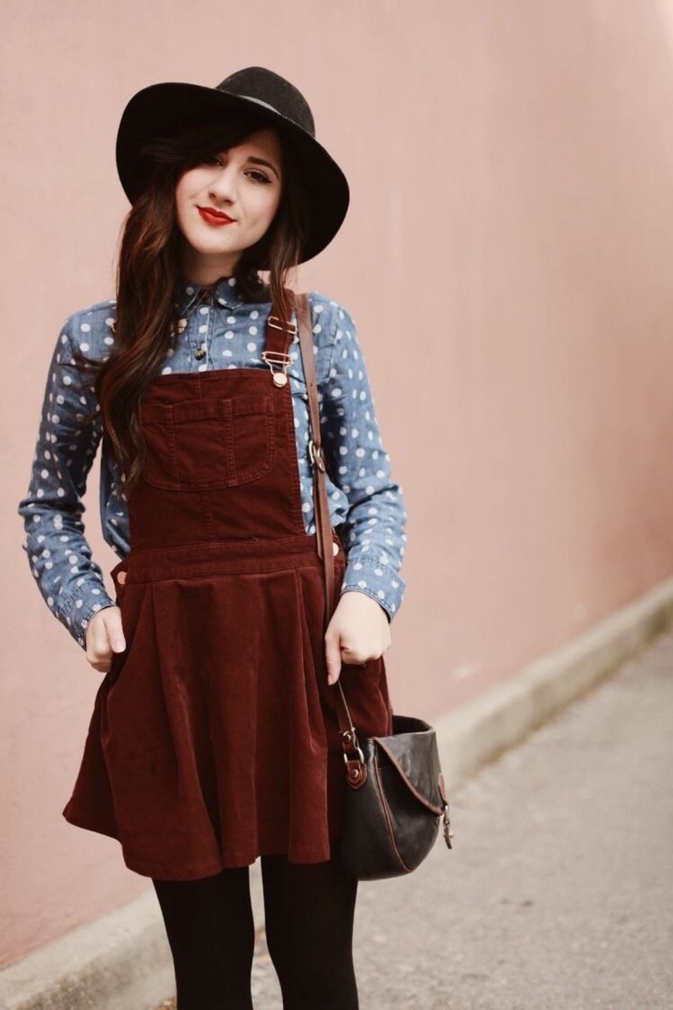 Brown velvet fine short with this cute black hat!!