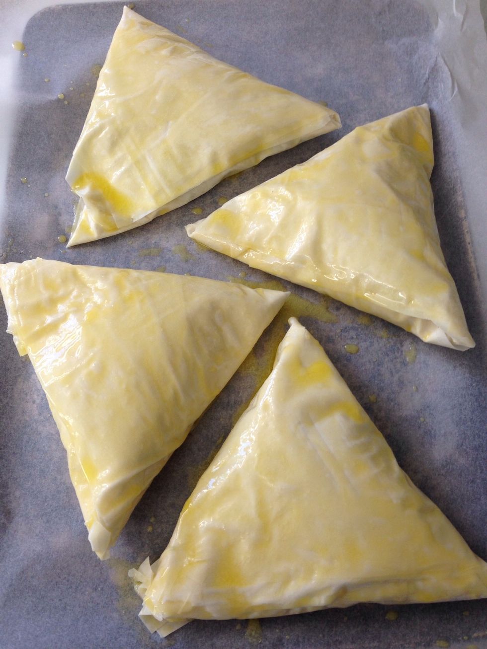 How to make spinach and feta triangles B+C Guides