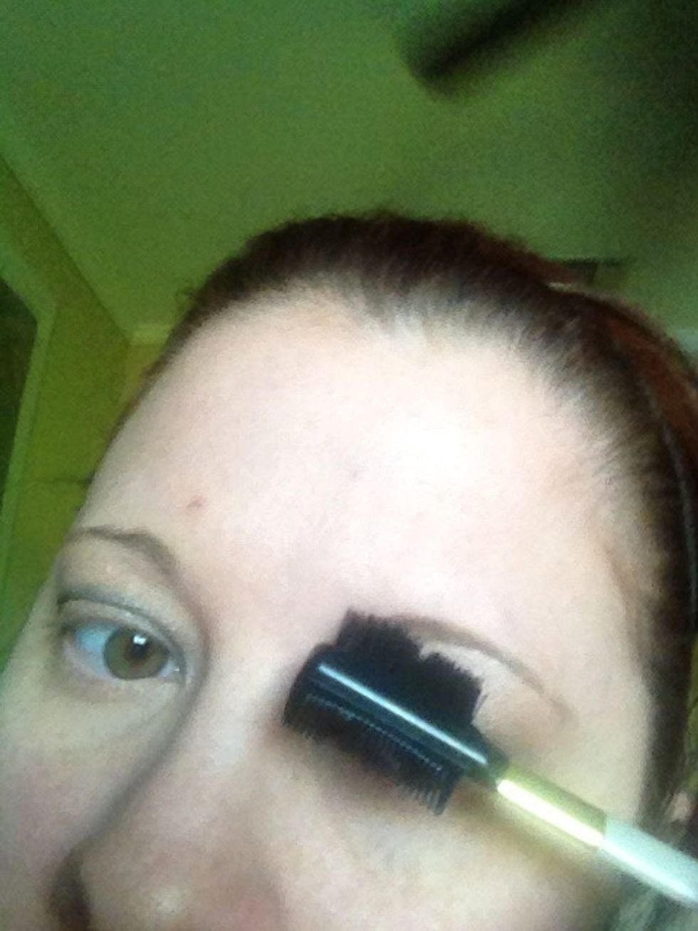 Brush eyebrows