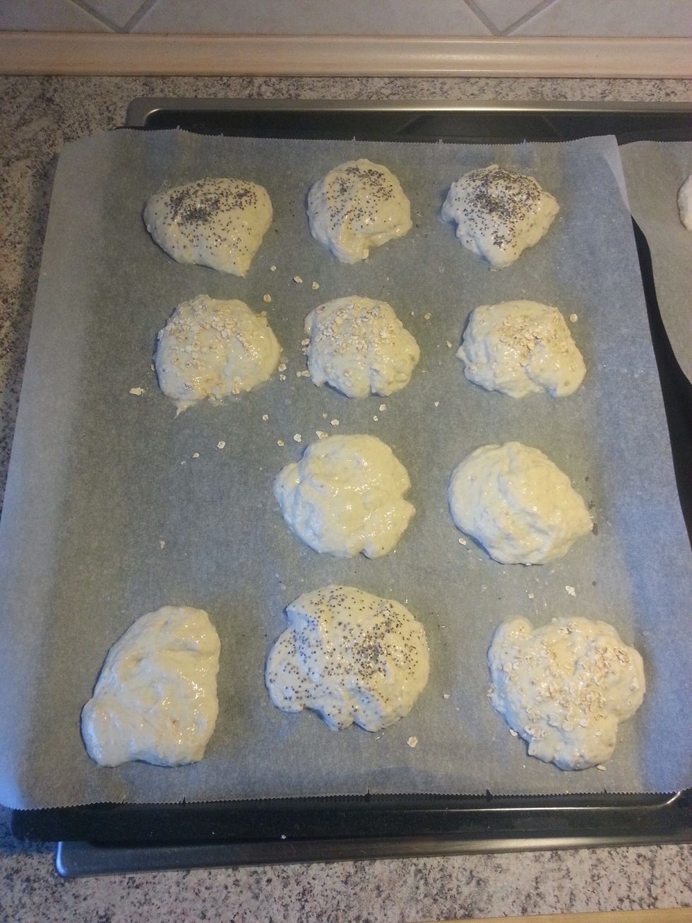 Brush the buns with water and sprinkle with either poppy seeds, oatmeal or whatever you prefer