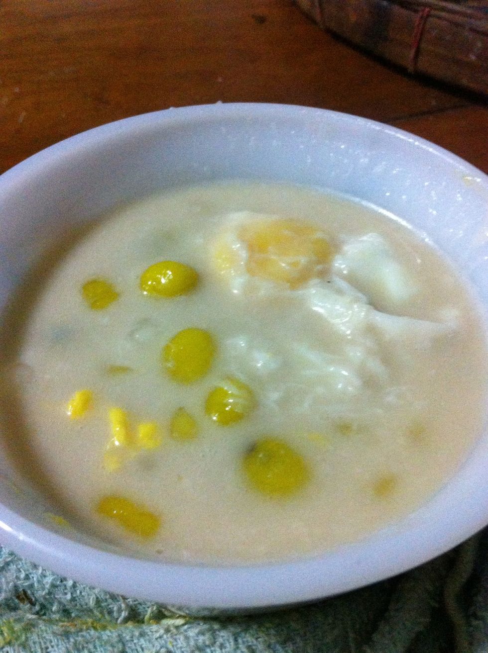 Bua-Loi Kai-wan ( rice ball in coconut cream with egg ) the most famous dessert of Thailand.